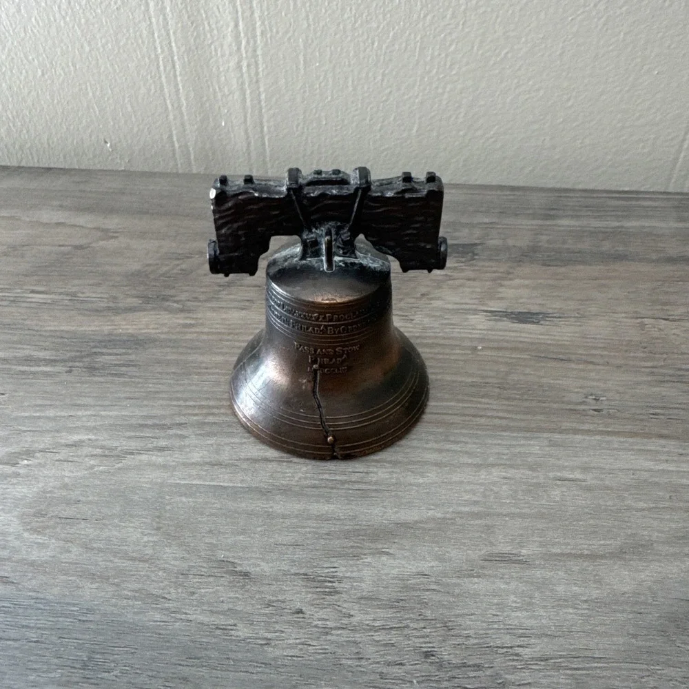 Vintage Mini Replica Liberty Bell With Working Bell, Bronze Metal Pass‎ And Stow - Picture 2 of 8
